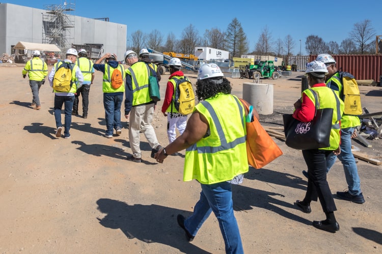 8-outdoor-careers-that-pay-well-construction-ready